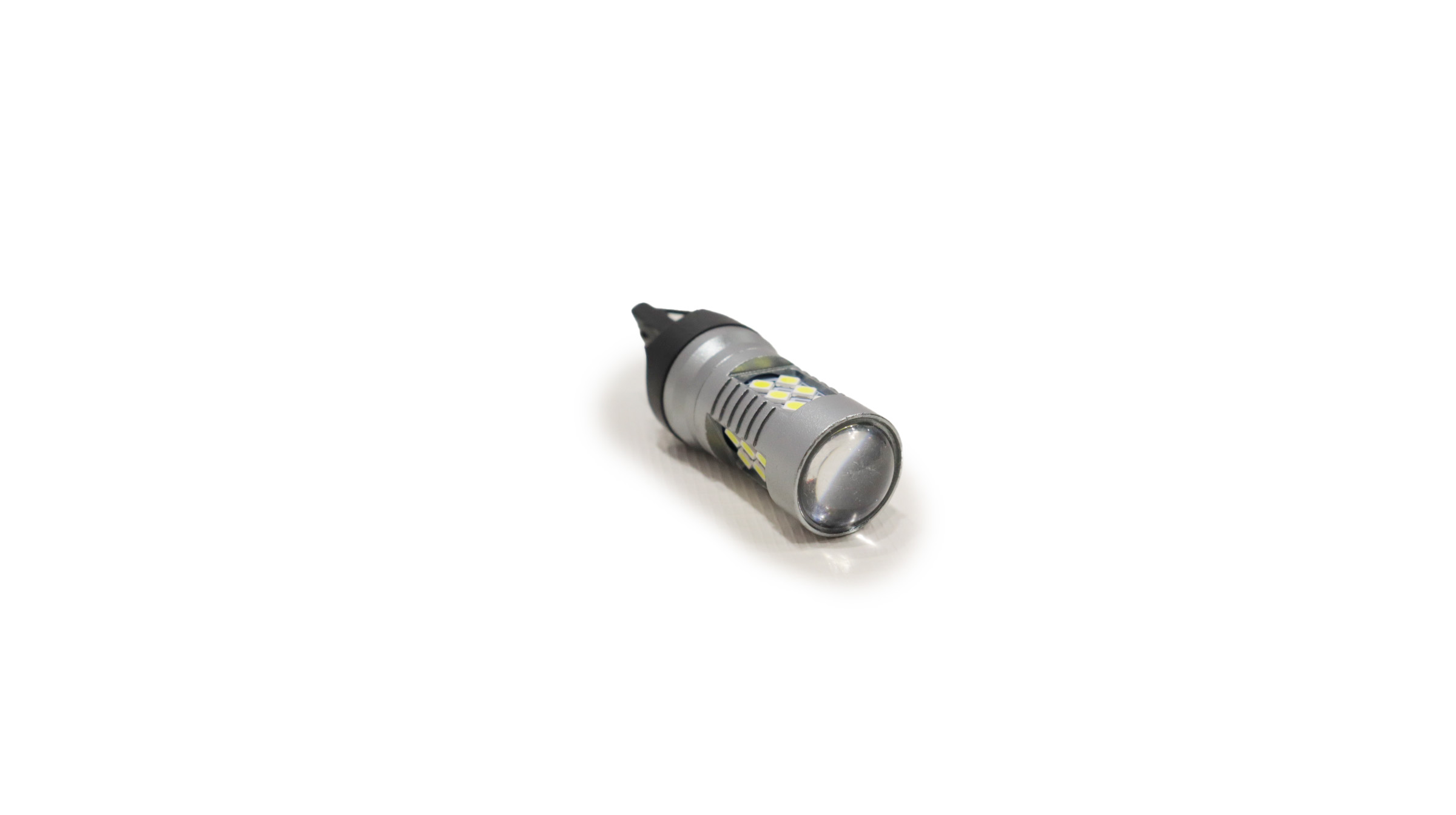 Лампа светодиодная 12/24V 21/5W T20 24SMD NovoLED